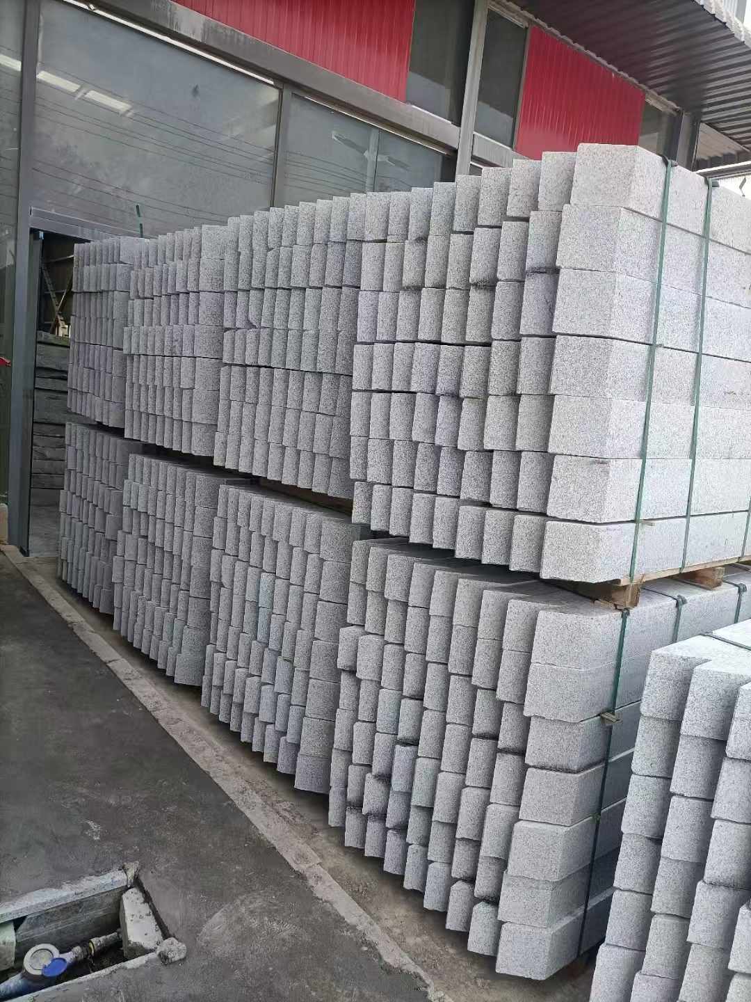 通化芝麻白树围石 树池