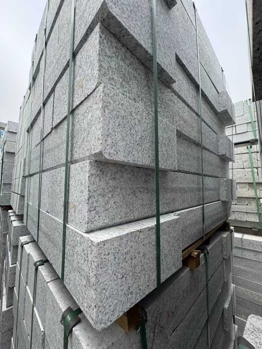 通化芝麻白路牙石 马路牙子
