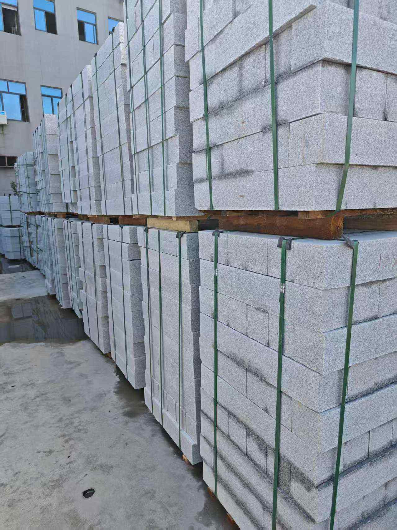 通化芝麻白路牙石，路侧石