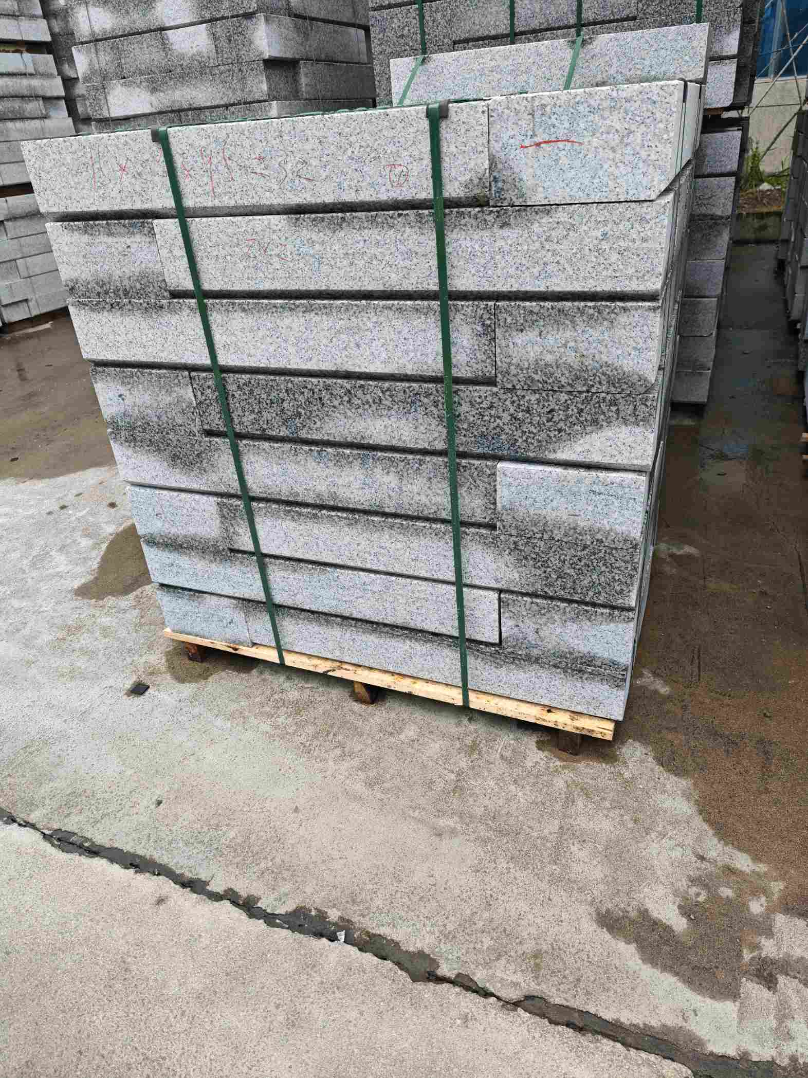 通化芙蓉白路牙石，马路牙子