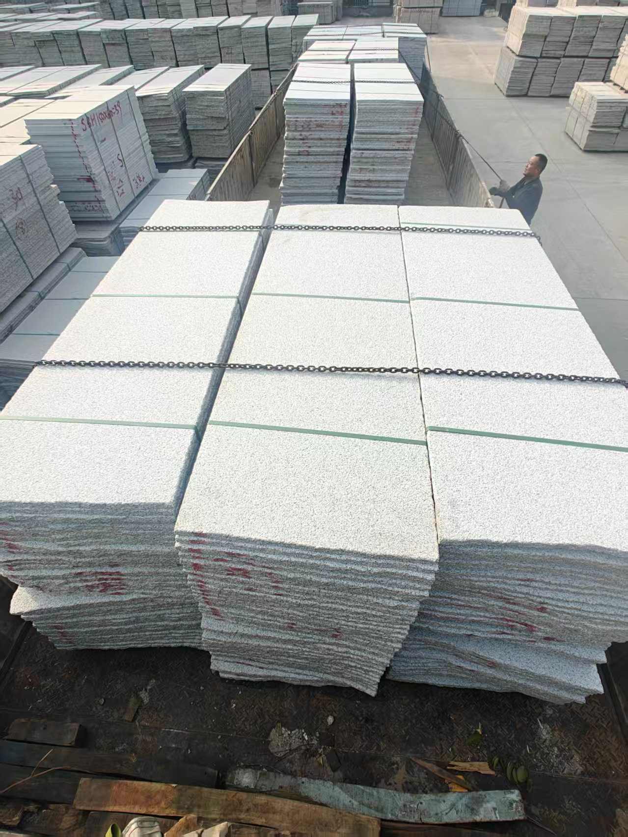 通化芝麻白毛板，石材毛板